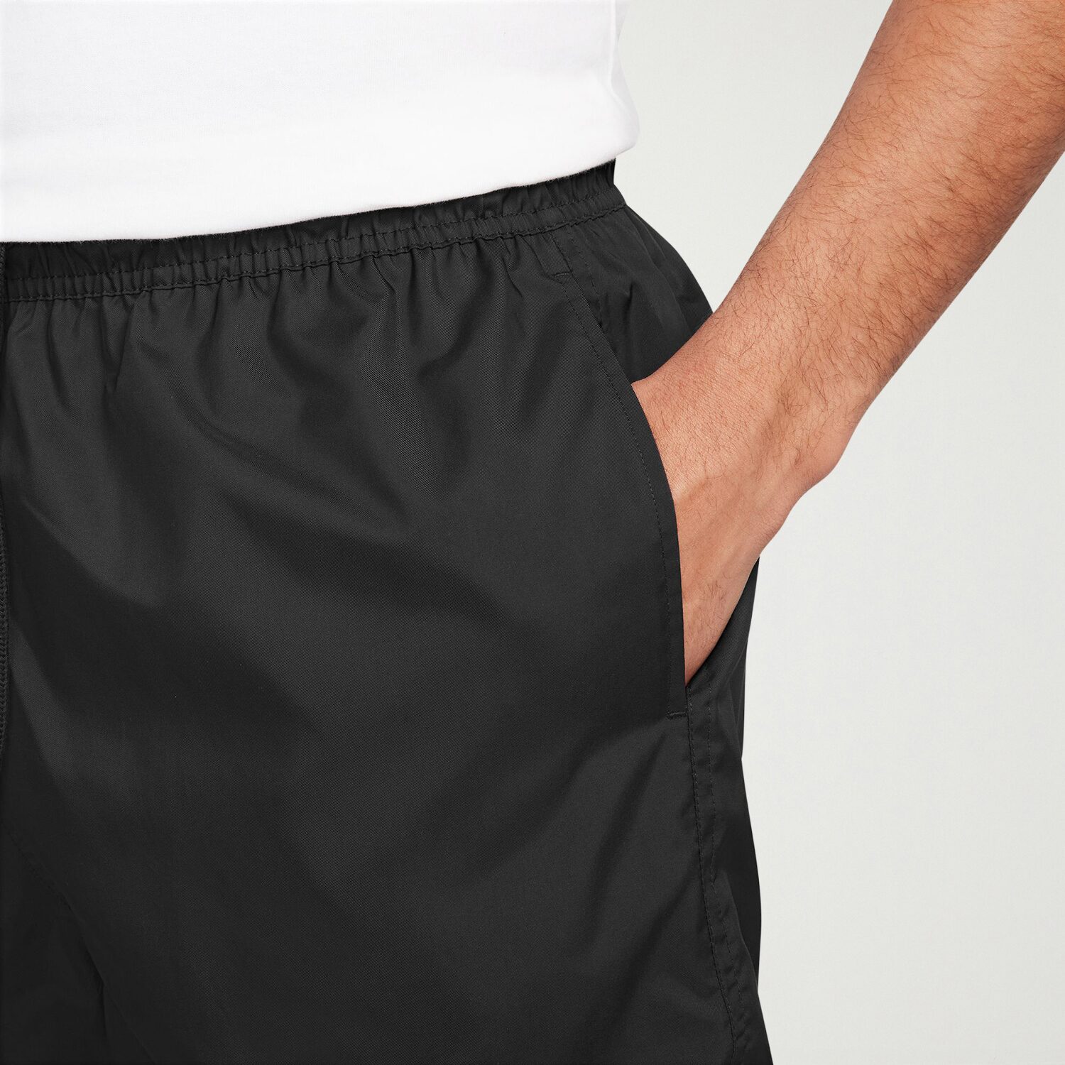 Nike Flow Mens 6" Mid Rise Workout Shorts