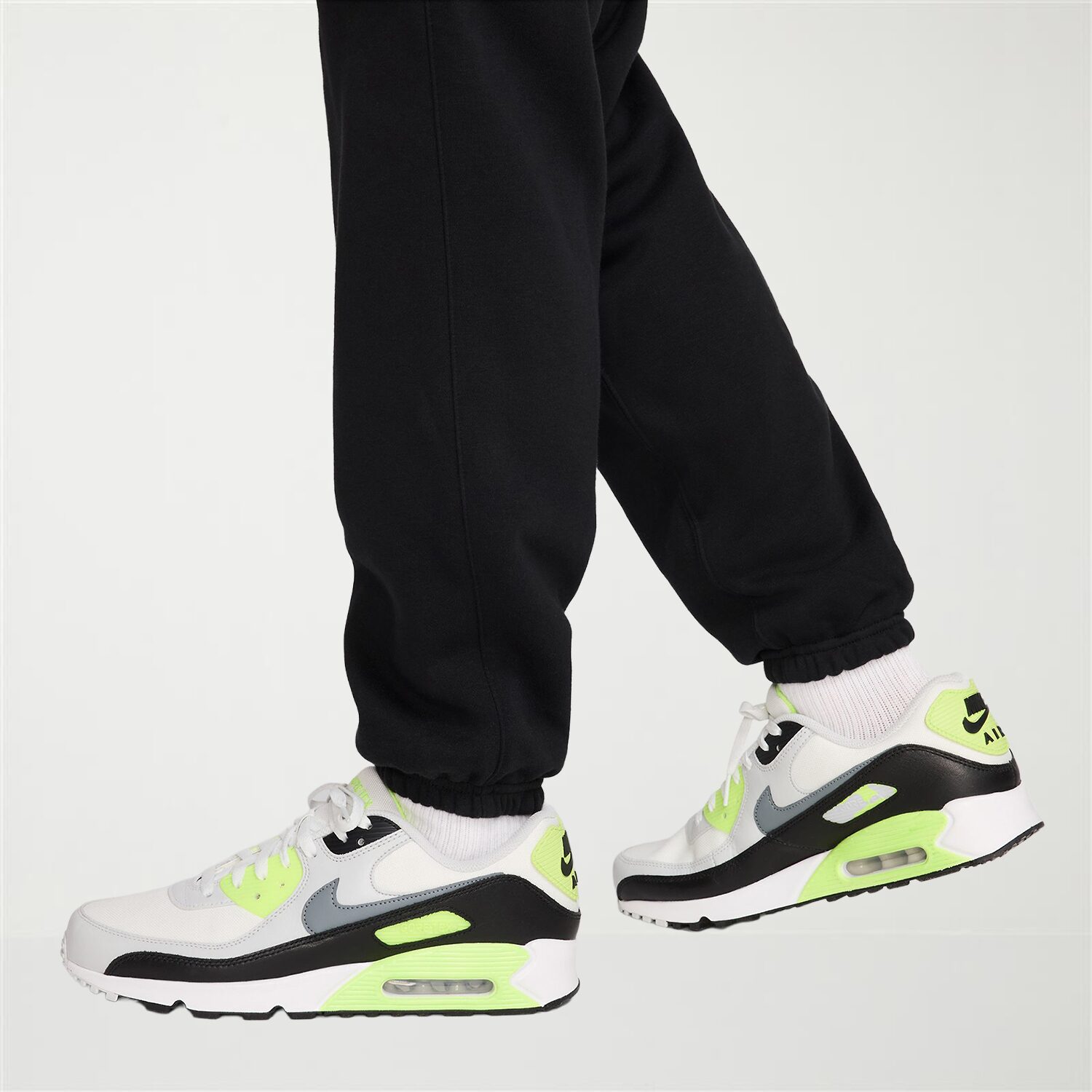 Nike Fleece Mens Cuffed Mid Rise Regular Fit Active Cargo Pant