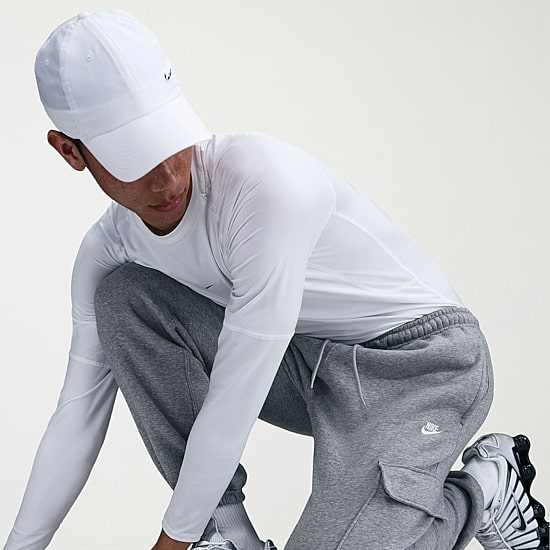 Nike Fleece Mens Cuffed Mid Rise Regular Fit Active Cargo Pant