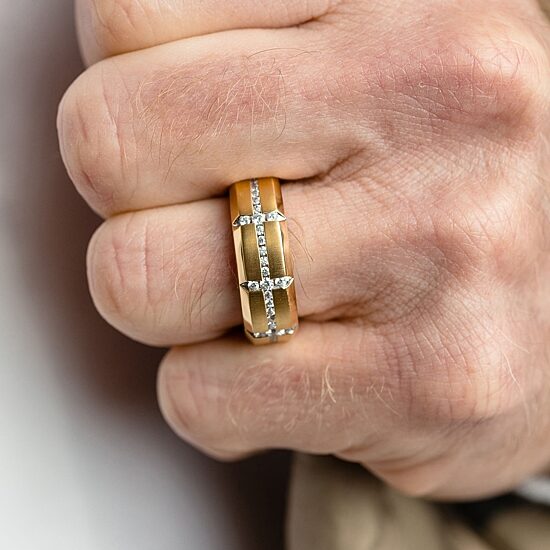Mens 1/2 CT. T.W. Lab Grown White Diamond 10K Gold Wedding Band