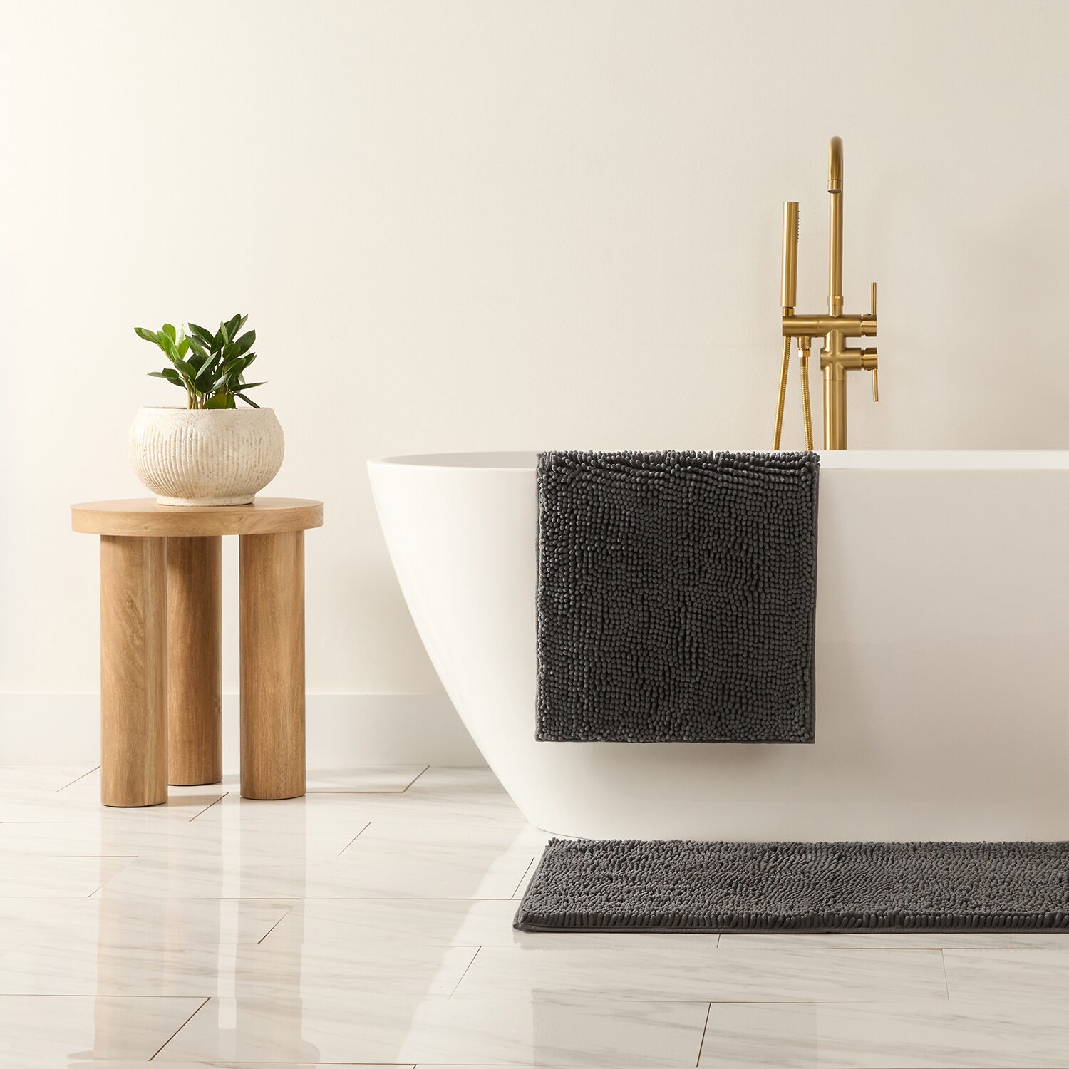 Casual Comfort Chenille Bath Rug