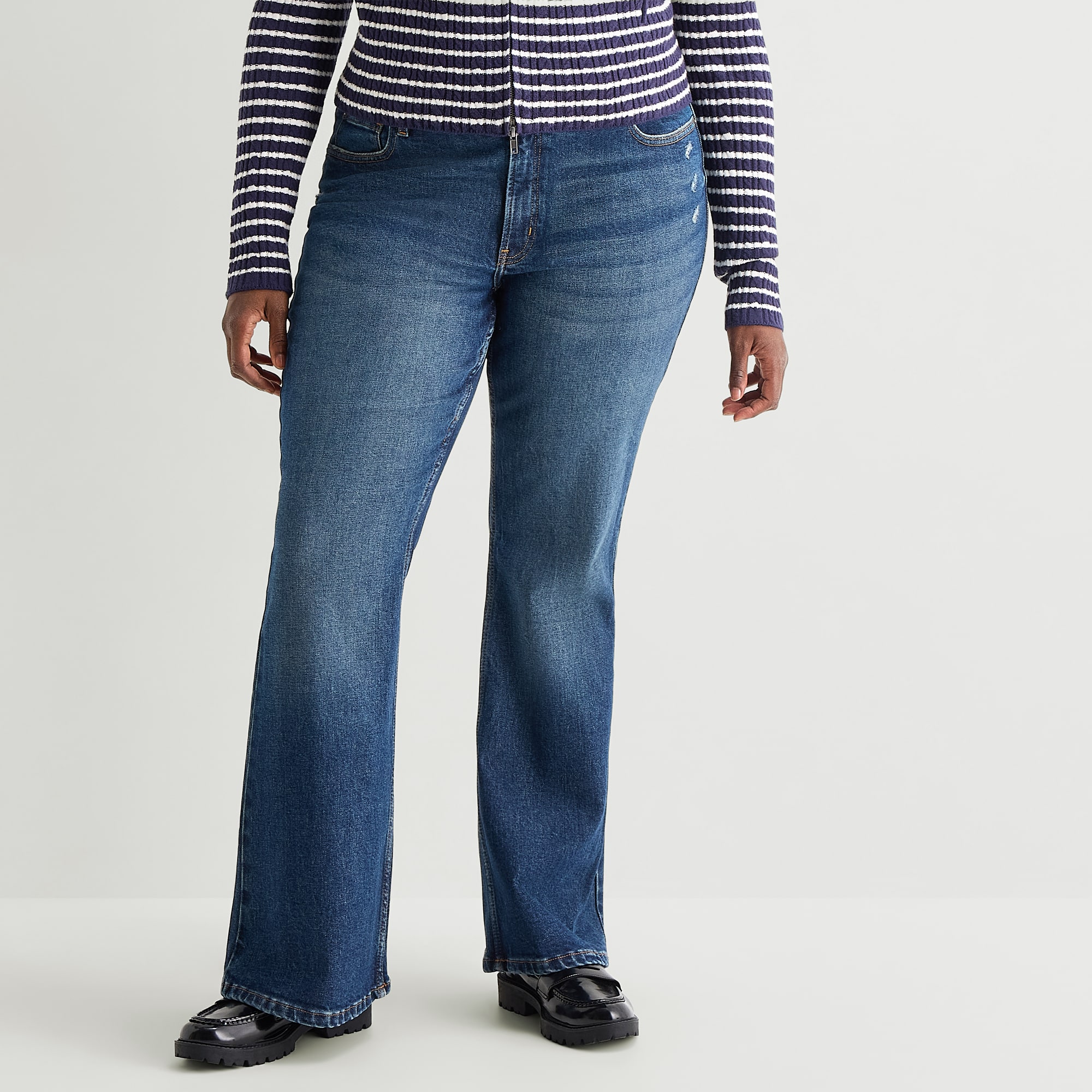 Arizona Womens Juniors Plus Low Rise Bootcut Jean