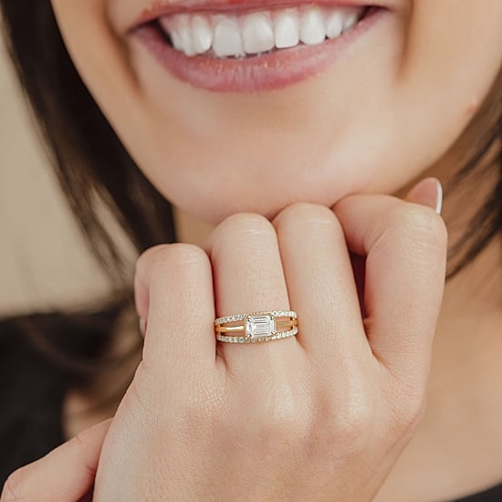 (Si2 / G) Womens 1 1/2 CT. T.W. Lab Grown White Diamond 10K Gold Cocktail Ring