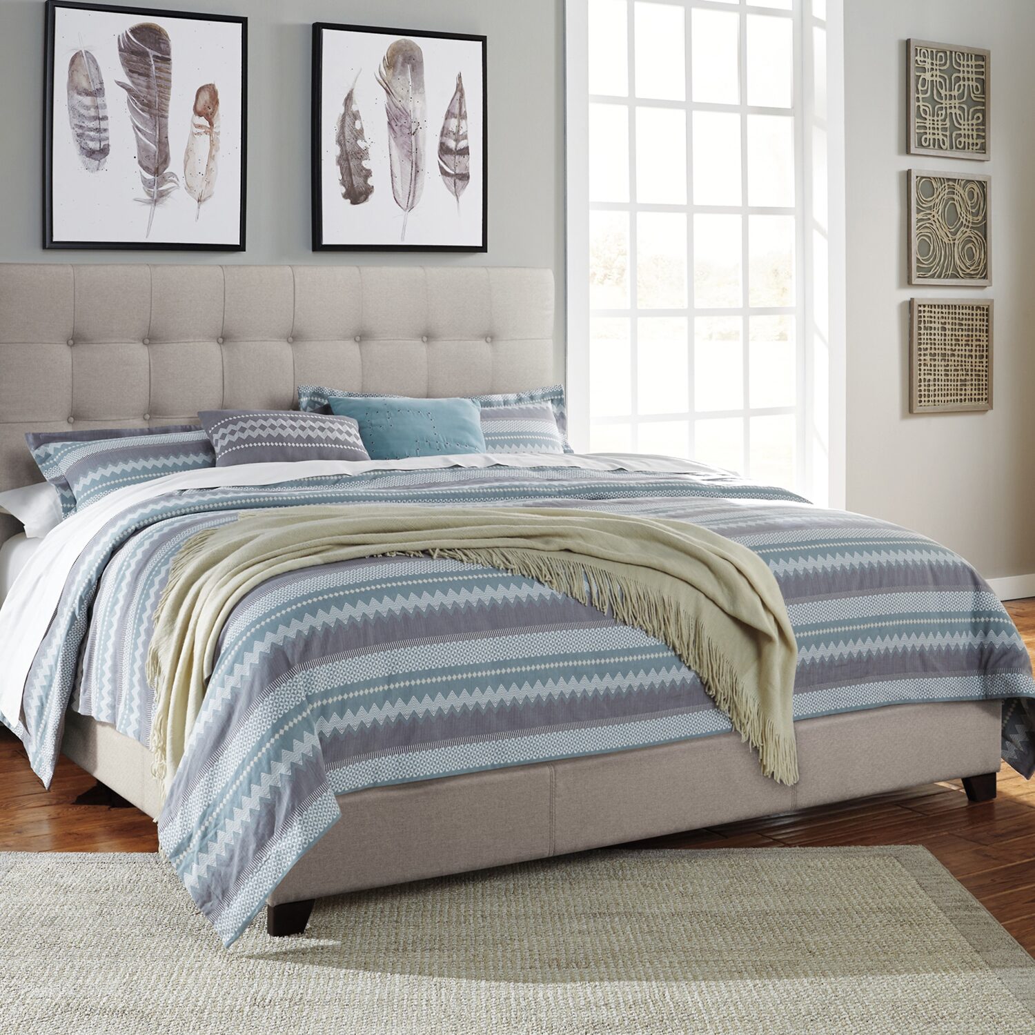 Signature Design by Ashley® Dolante Collection Tufted Bed