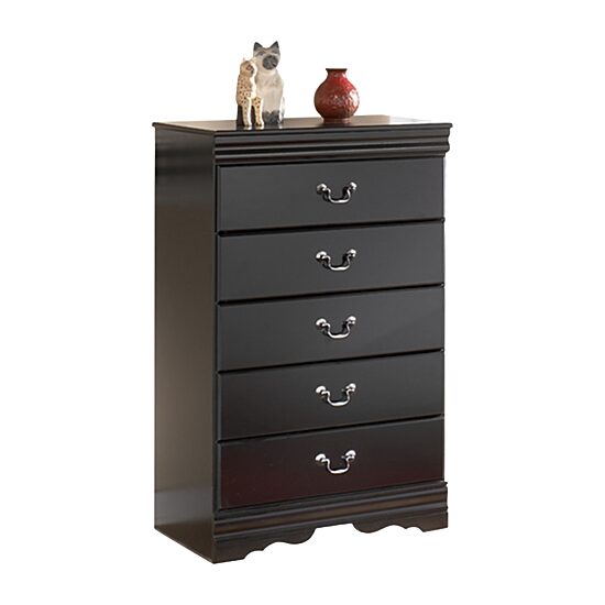 Signature Design by Ashley® Gilmore 5-Drawer Chest