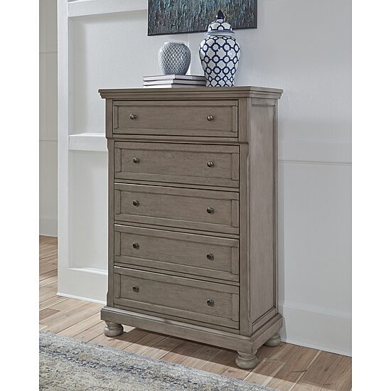 Signature Design by Ashley Lettner 5-Drawer Chest of Drawers in Light Gray