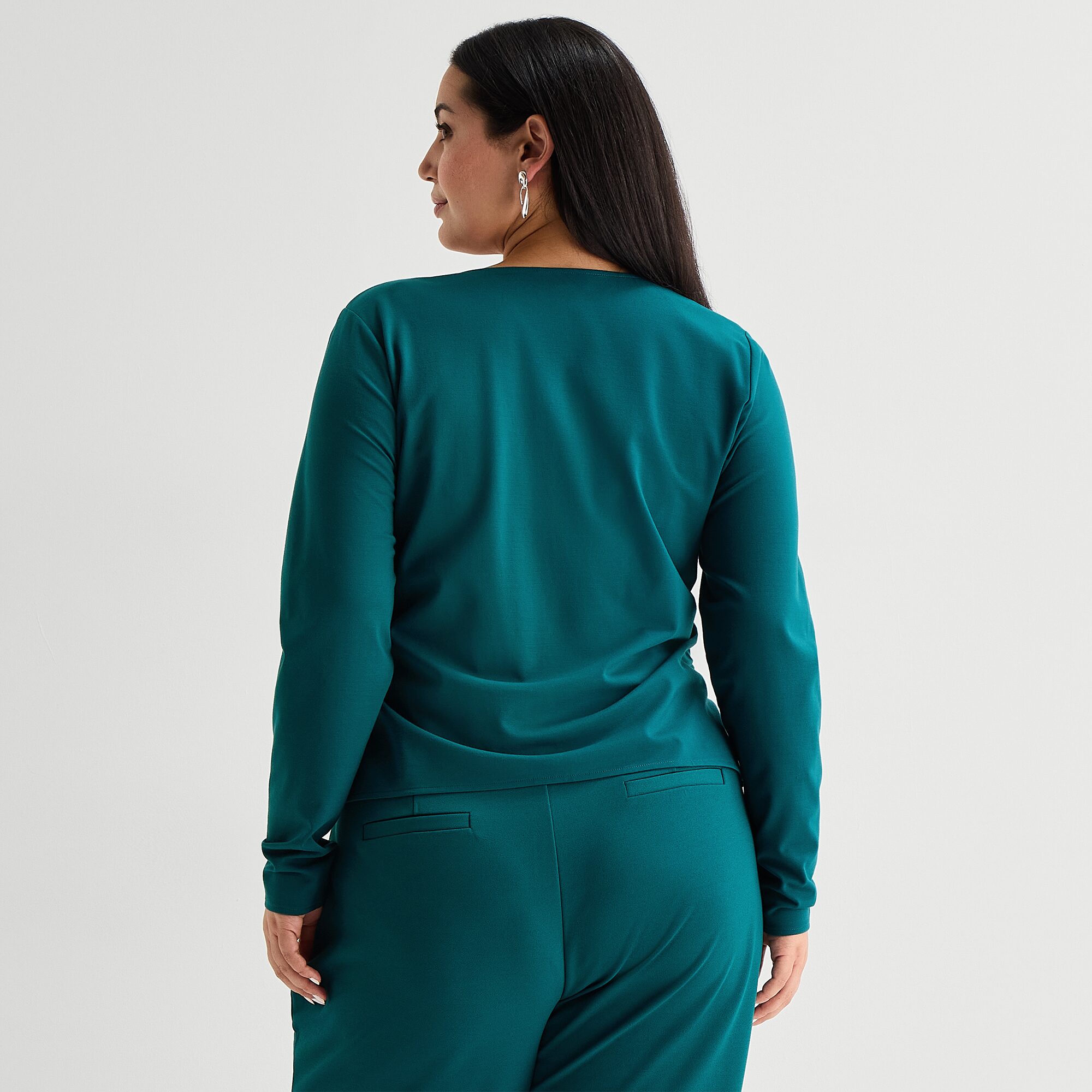 Bold Elements Womens Plus V Neck Long Sleeve Blouse