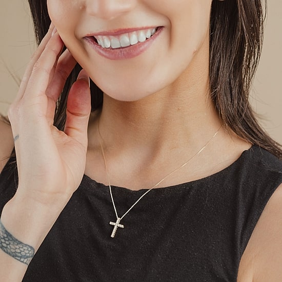 (G/Si2) Womens 1/4 CT. T.W. Lab Grown White Diamond 10K Gold Cross 18 Inch Pendant Necklace