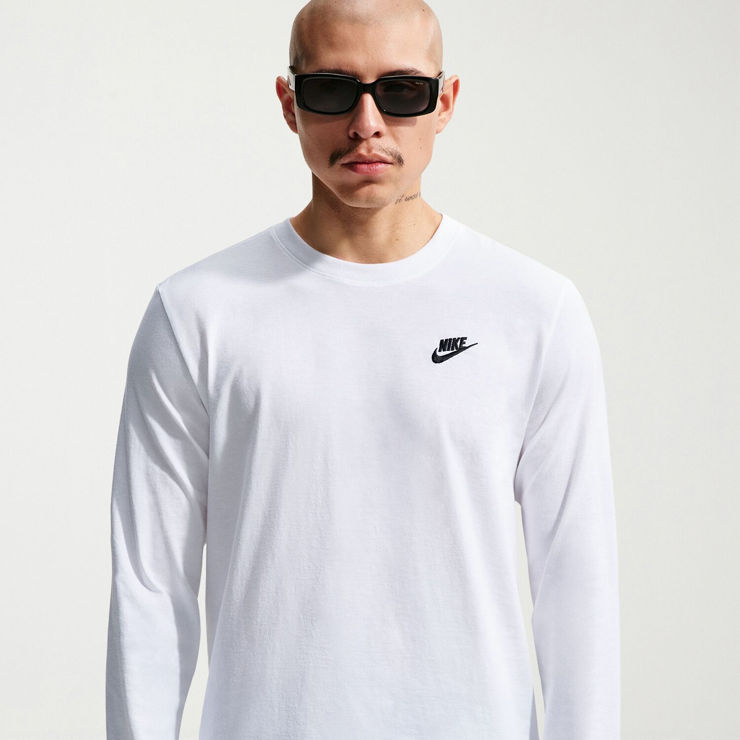 Nike Club Mens Crew Neck Long Sleeve Quick Dry Embroidered Active Big and Tall T-Shirt