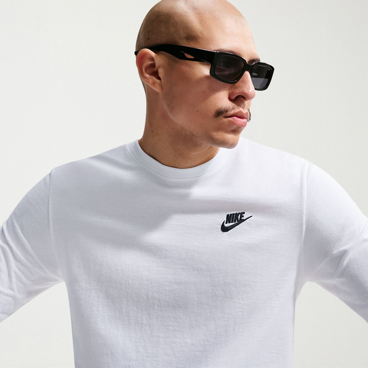 Nike Club Mens Crew Neck Long Sleeve Quick Dry Embroidered Active Big and Tall T-Shirt