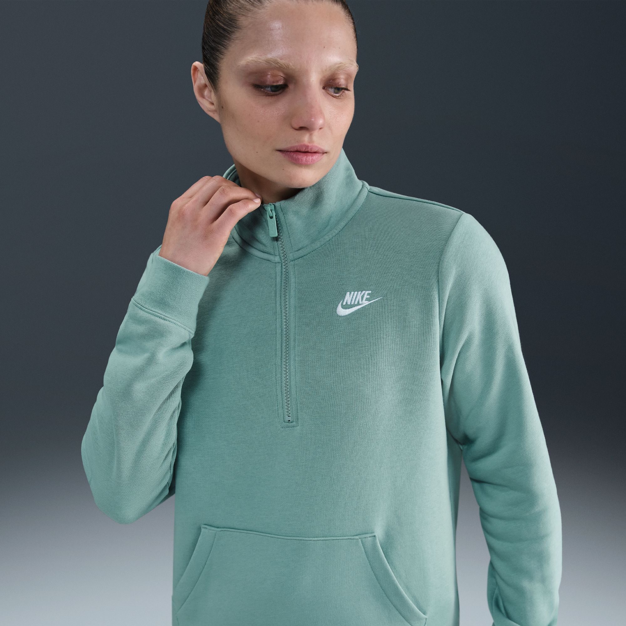 Nike Womens Mock Neck Long Sleeve Active Quarter-Zip Pullover