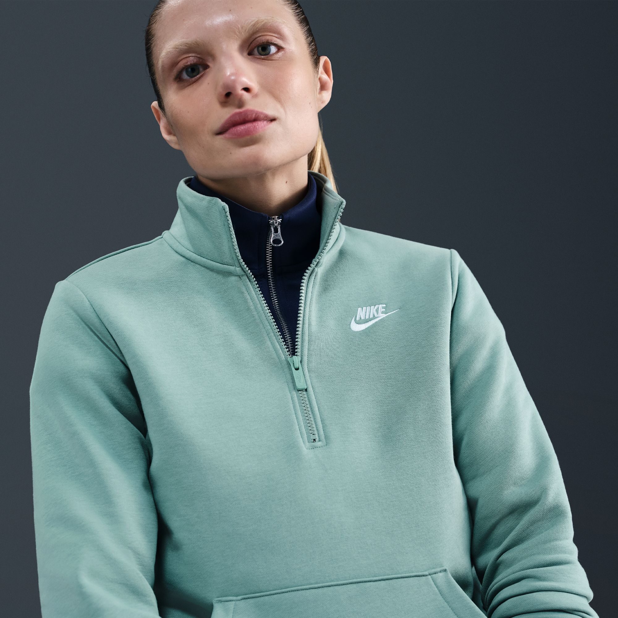 Nike Womens Mock Neck Long Sleeve Active Quarter-Zip Pullover