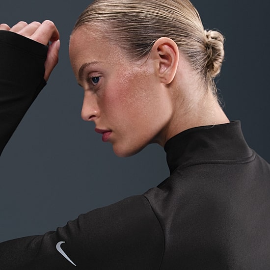 Nike Womens Mock Neck Long Sleeve Active Quarter-Zip Pullover