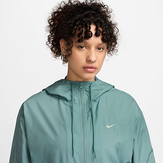 Nike Womens Lightweight Windbreaker