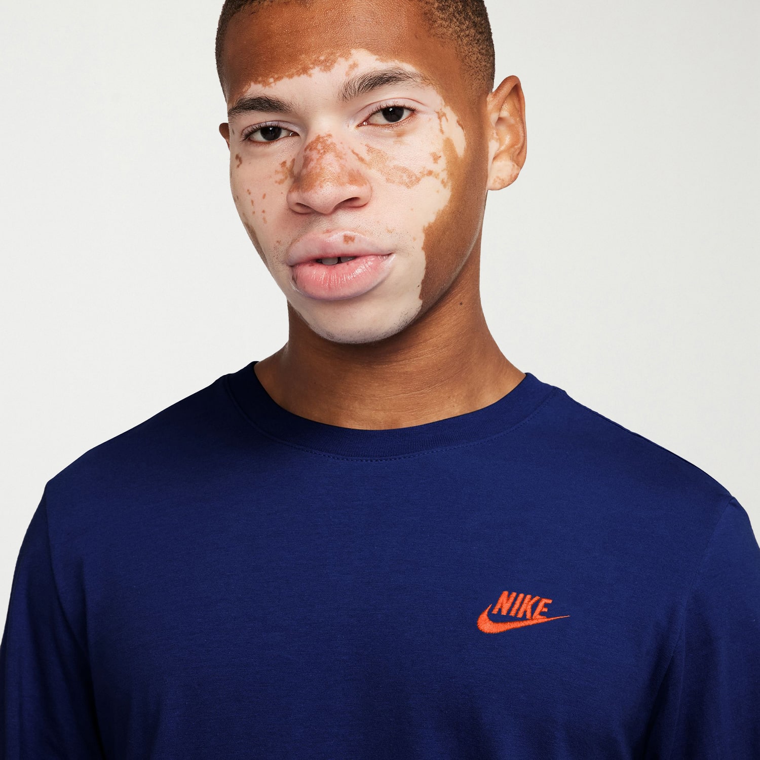 Nike Club Mens Crew Neck Long Sleeve Quick Dry Embroidered Active Big and Tall T-Shirt