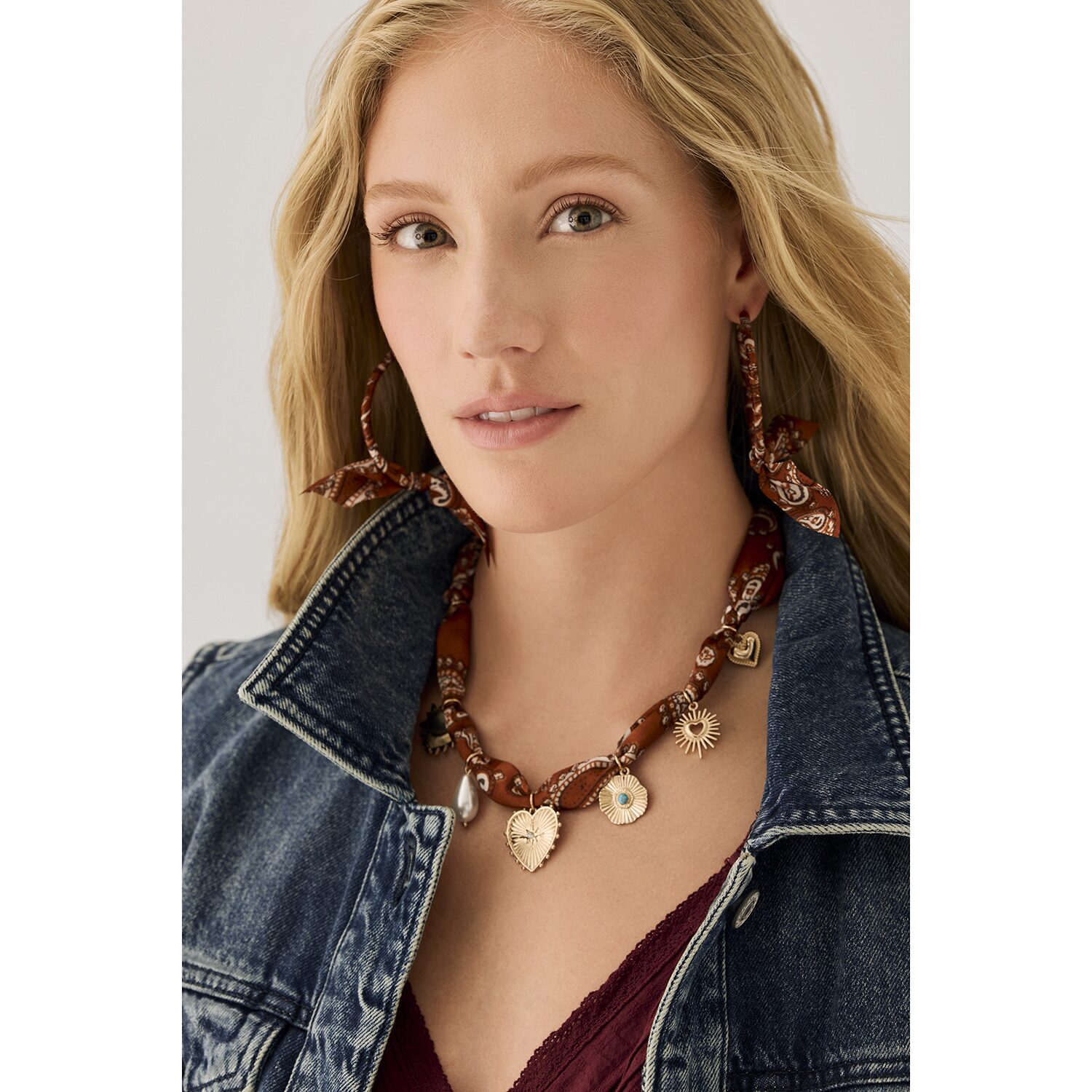 Bijoux Bar Womens 17 Inch Collar Necklace