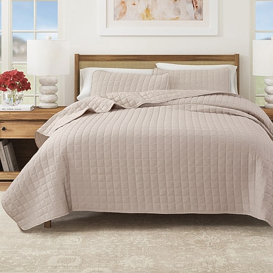 Linery Seersucker Box-Stitched Easy Care Quilt Set