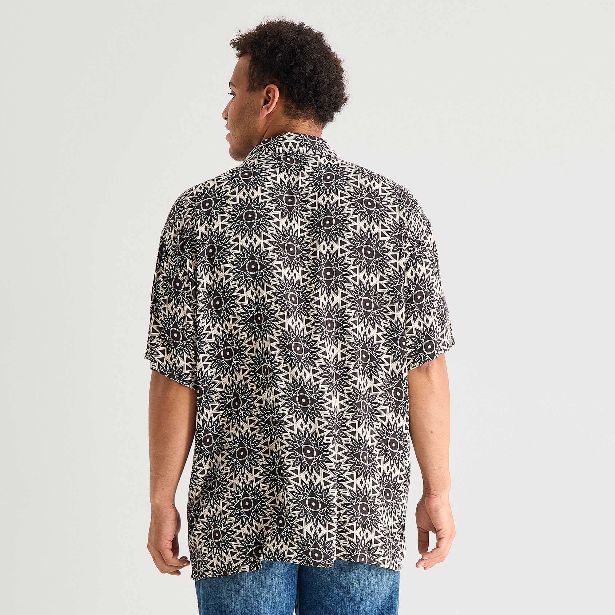 Arizona Mens Short Sleeve Boxy Fit Big and Tall Button-Down Shirt