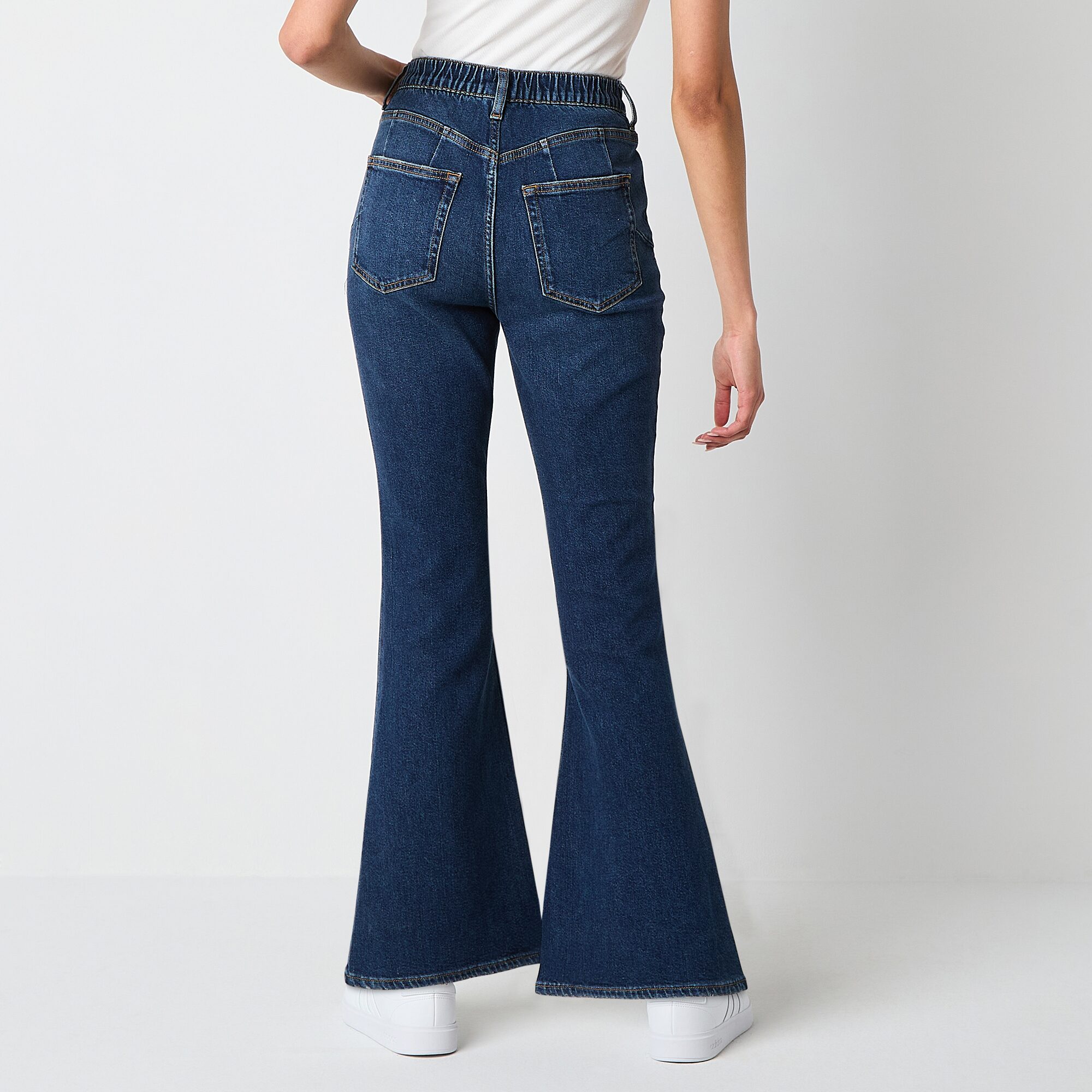 Arizona Curvy Womens Juniors Short High Rise Flare Leg Jean