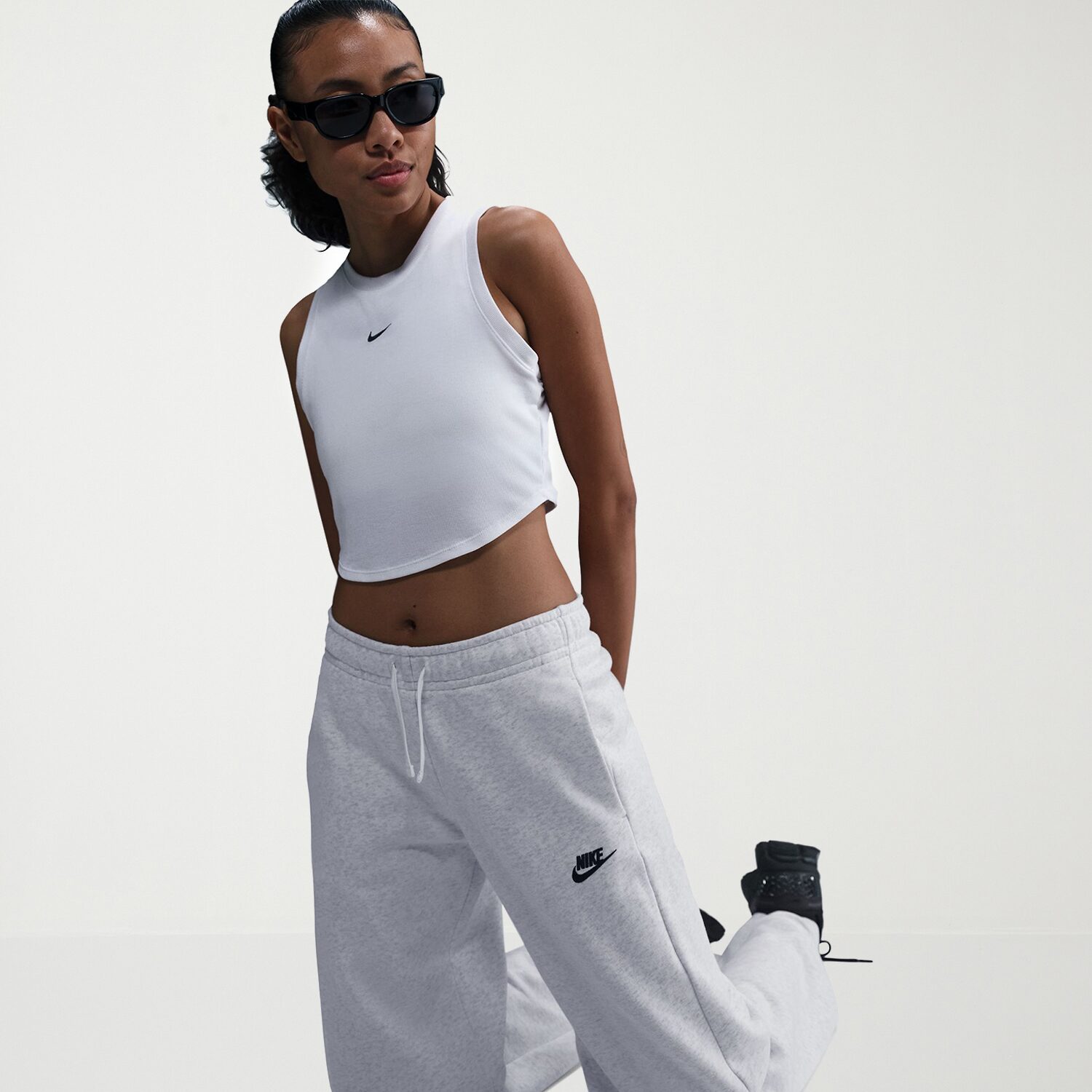 Nike Club Womens Wide Leg Mid Rise Fleece Sweatpant