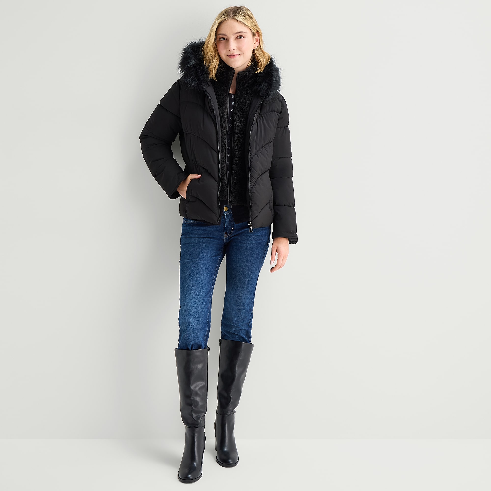 Maralyn And Me Womens Juniors Hooded Heavyweight Puffer Jacket