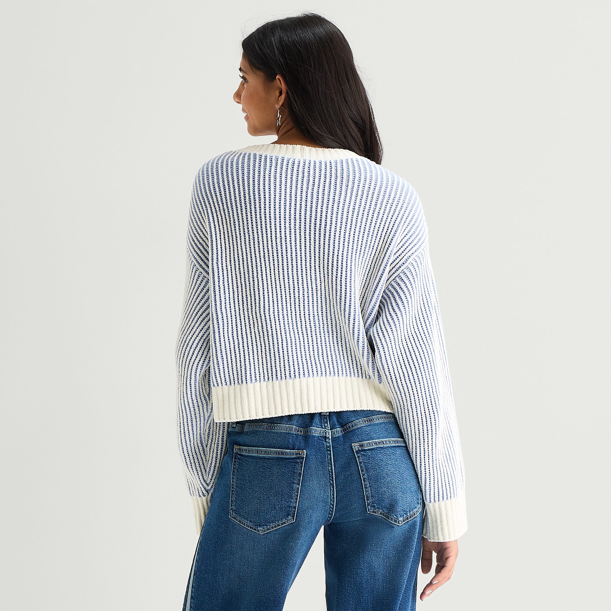Arizona Juniors Womens Crew Neck Long Sleeve Striped Pullover Sweater