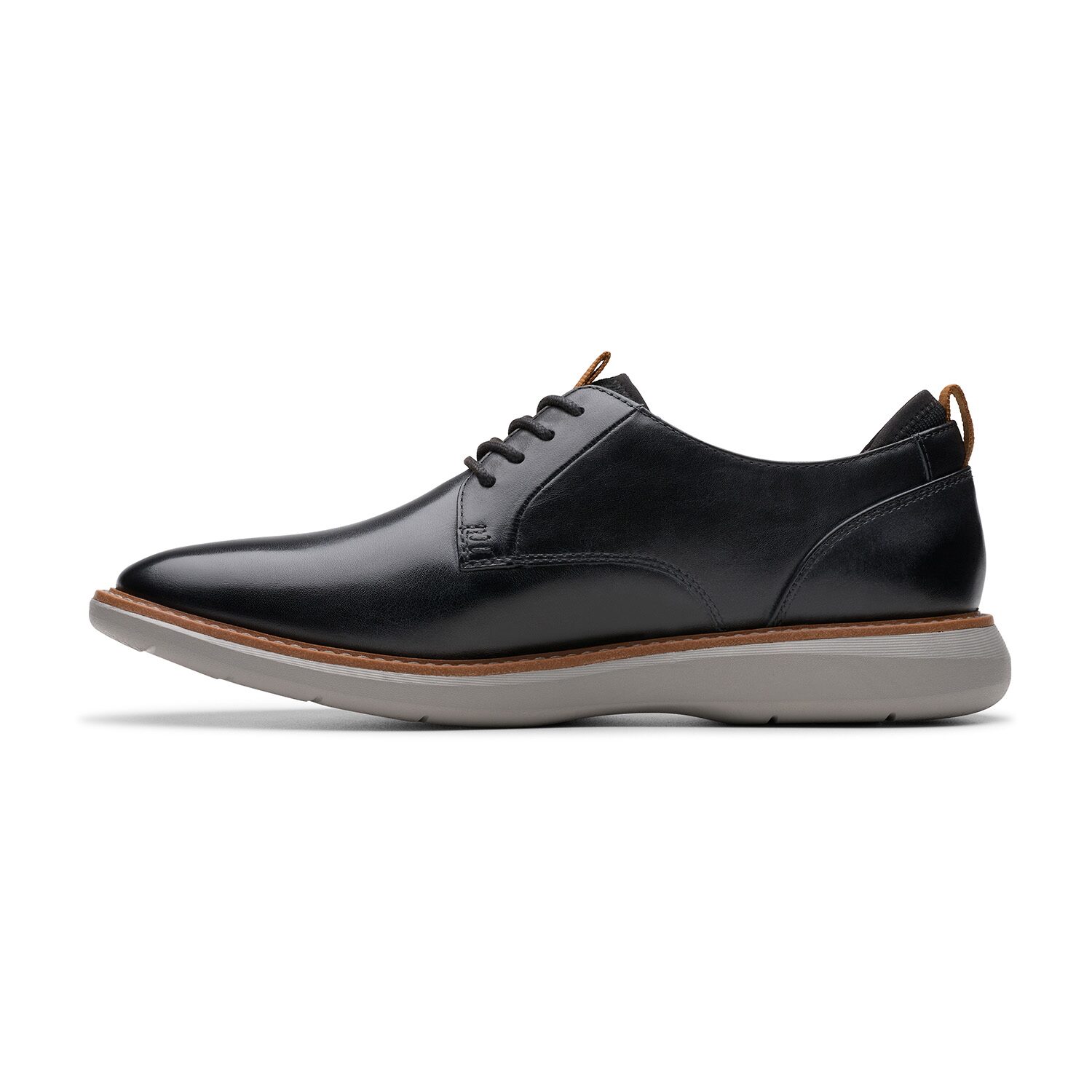 Clarks Brantin Plain Mens Round Closed Toe Oxford Shoes