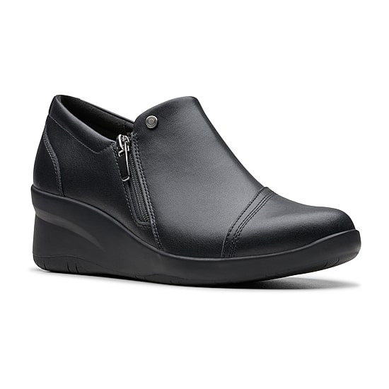 Clarks Suttyn Zip Womens Round Closed Toe Slip-On Shoe
