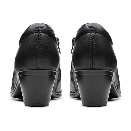 Clarks Emily Reyna Womens Round Closed Toe Slip-On Shoe