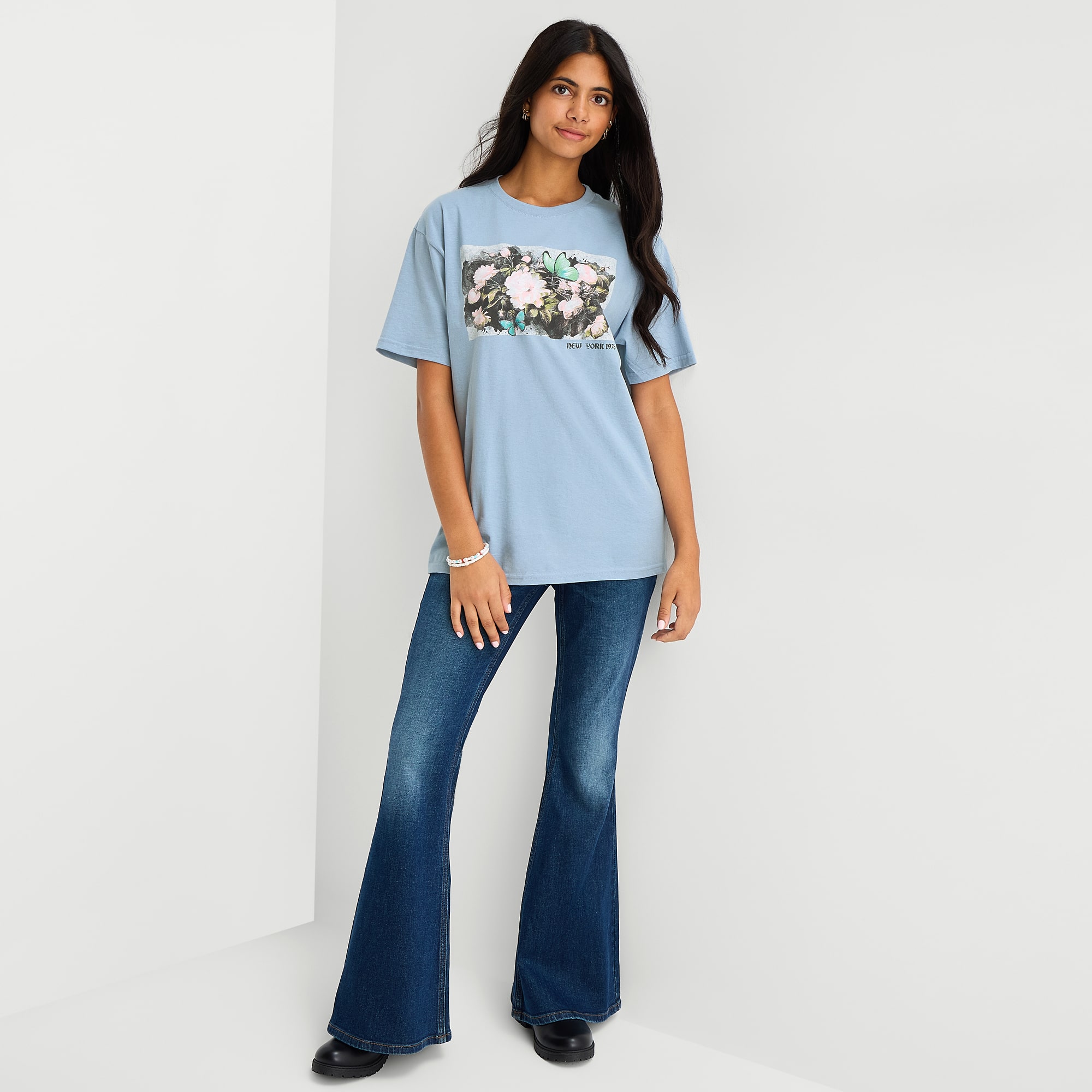 Womens Crew Neck Short Sleeve Regular Fit Graphic T-Shirt