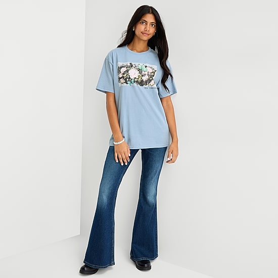 Womens Juniors Crew Neck Short Sleeve Regular Fit Graphic T-Shirt