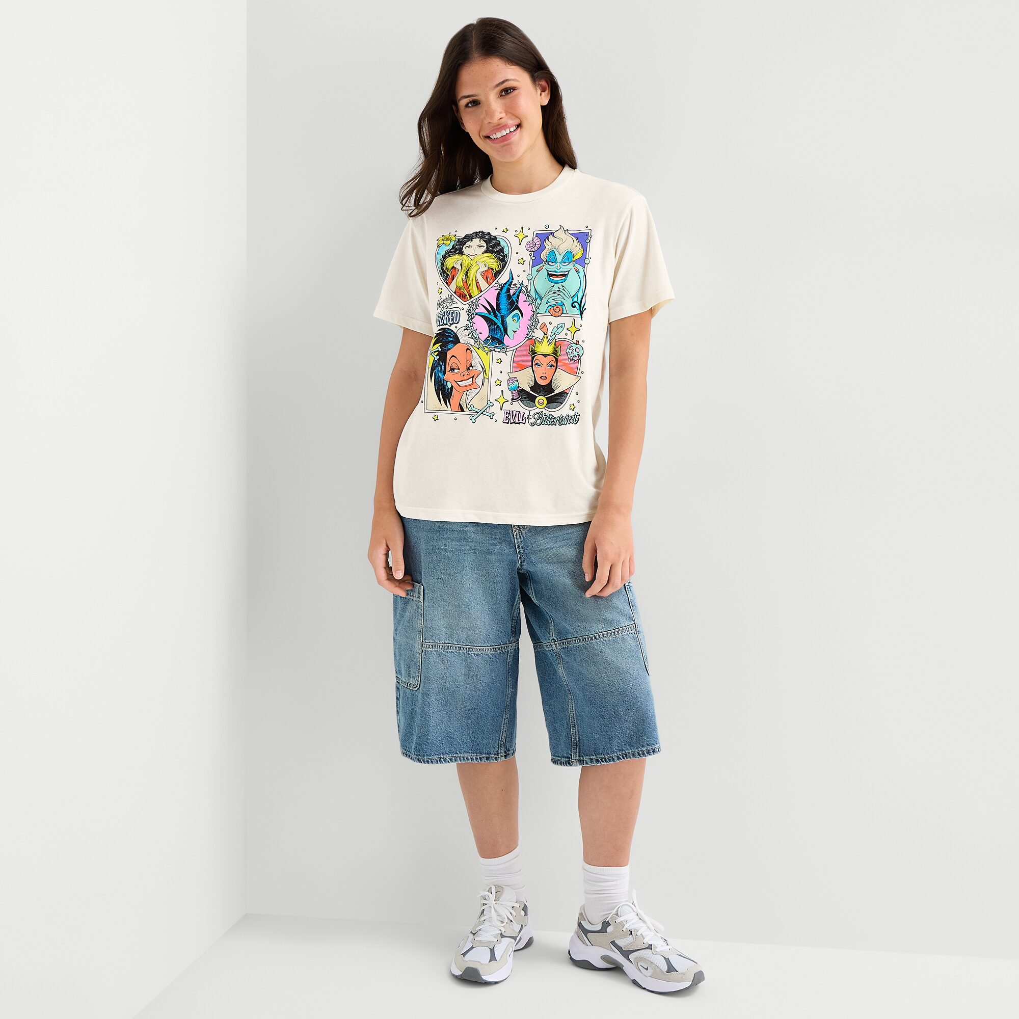 Disney Villians Boyfriend Tee Womens Juniors Crew Neck Short Sleeve Loose Fit Graphic T-Shirt