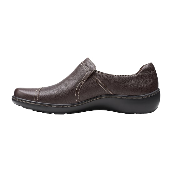 Clarks Cora Poppy Womens Cap Closed Toe Slip-On Shoe