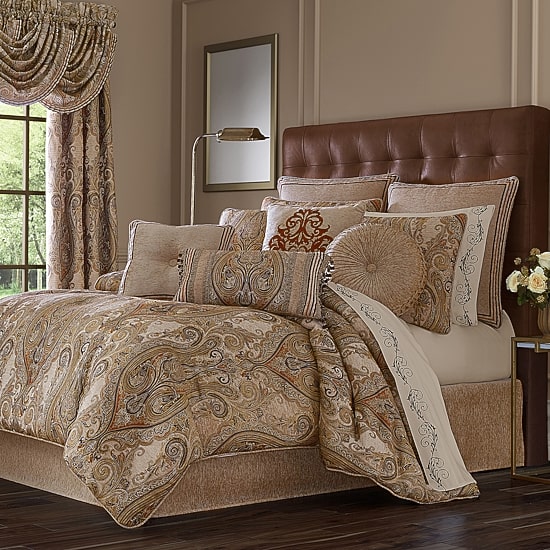 Queen Street Lakeview 20x20 Beige Square Throw Pillow