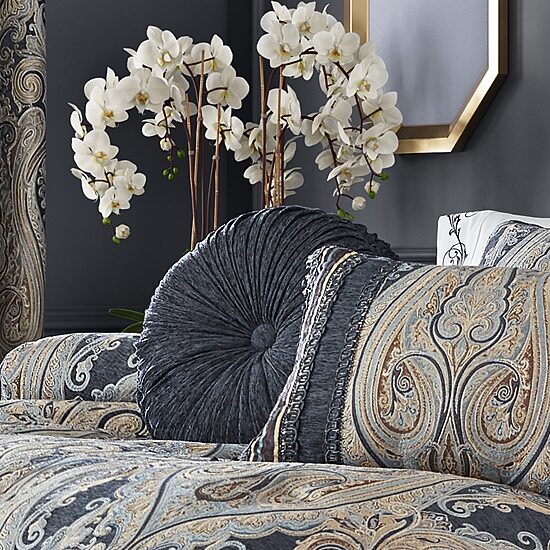 Queen Street Lakeview Indigo Round Throw Pillow