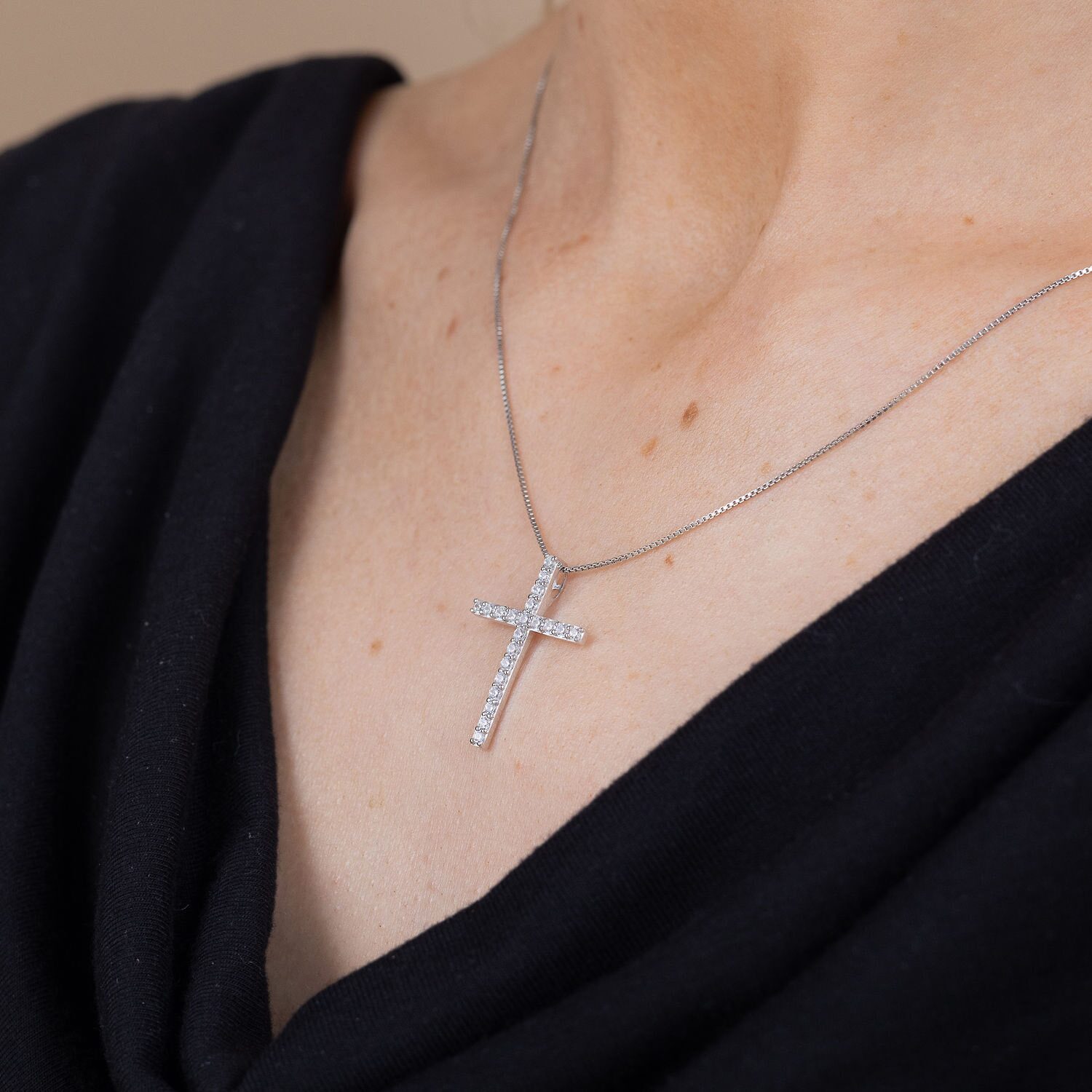 H-I / I1) Womens 1/ CT. T.W. Lab Grown White Diamond 10K Gold Cross 18 Inch Pendant Necklace