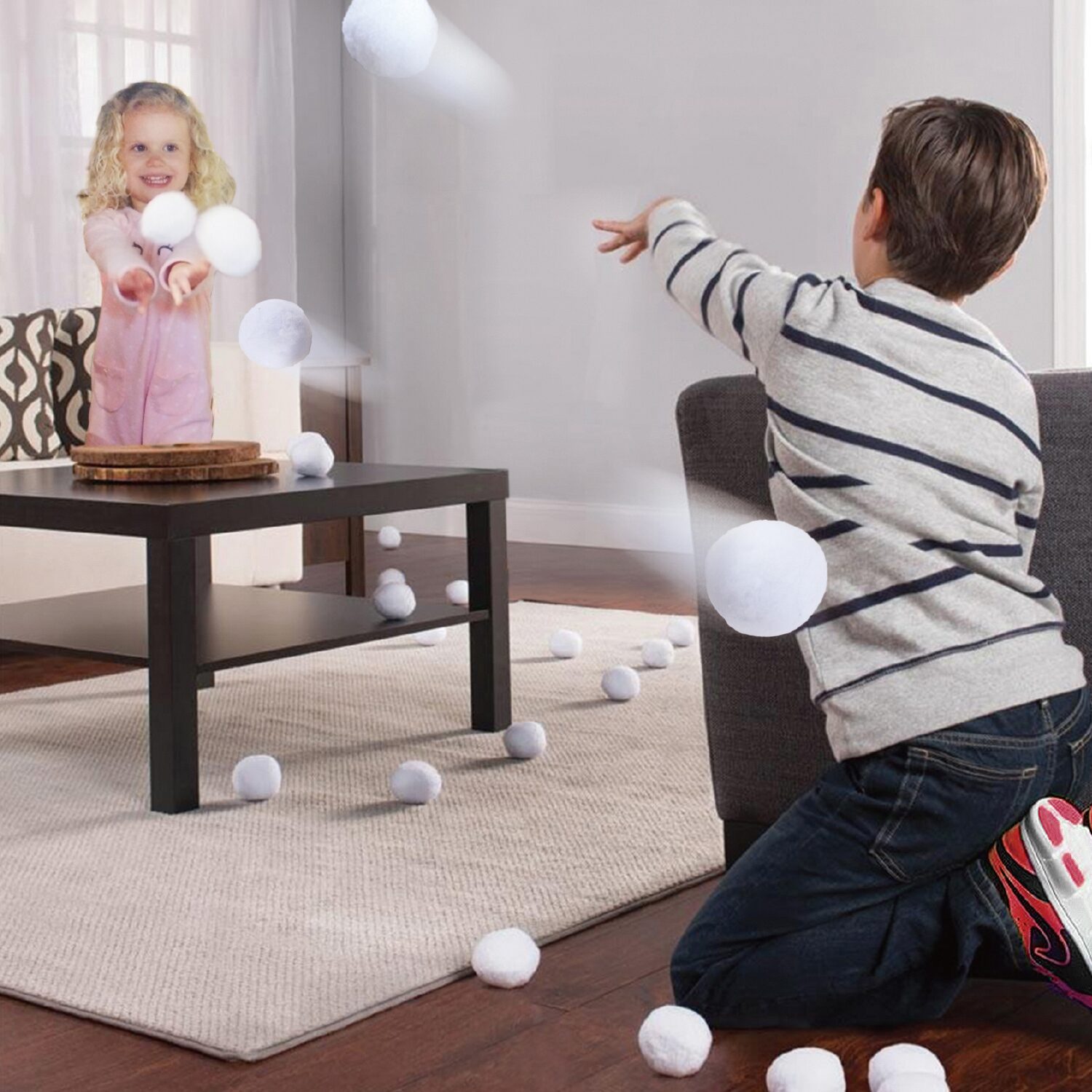 Indoor Snowball Fight Game