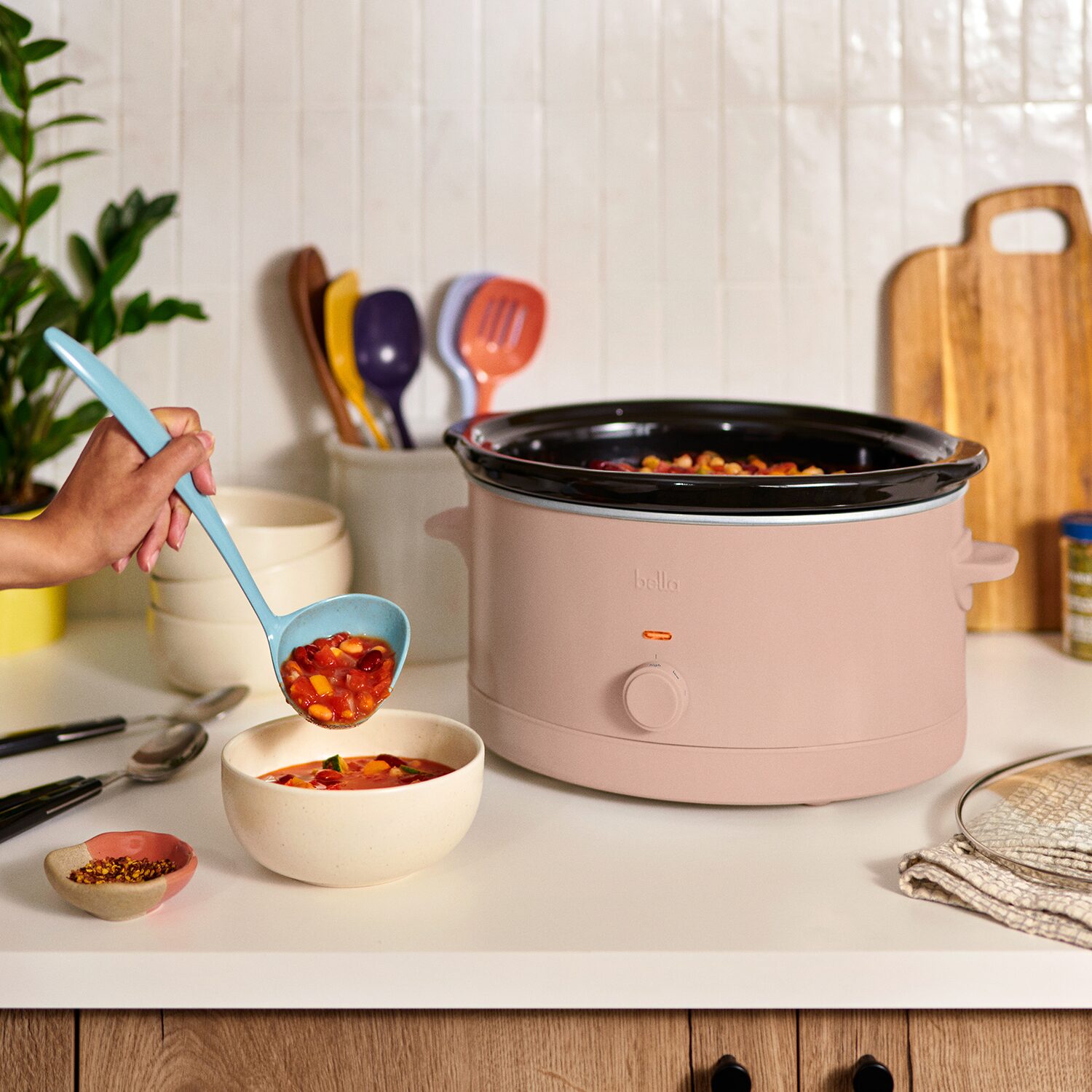 bella 6Qt Manual Slow Cooker, Fits-anywhere™ kitchenware