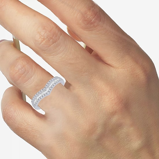 Chevron 1/4 CT.T.W. Natural Diamond 10K Gold Chevron Wedding Band