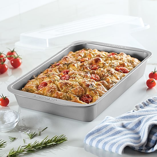 Farberware 9X13" Non-Stick Cake Pan with Lid