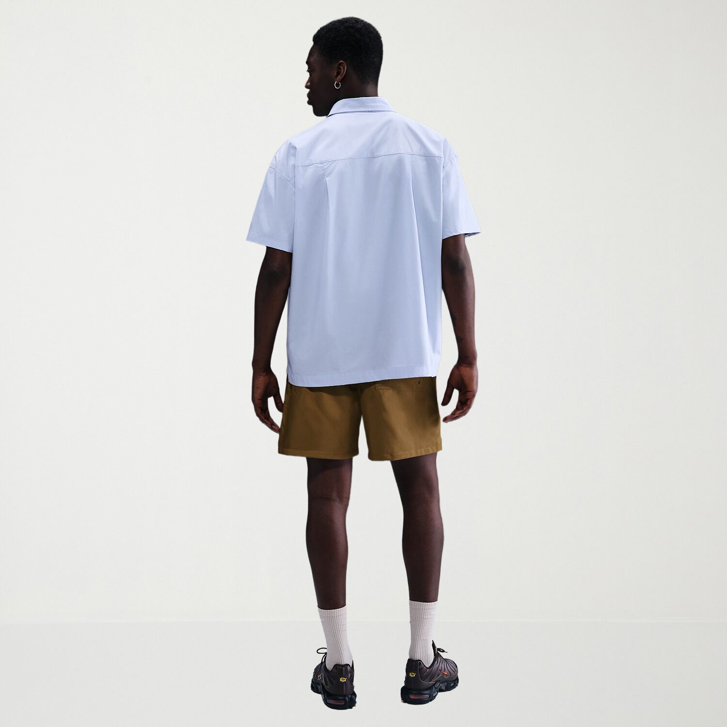 Nike Flow Mens 6" Mid Rise Workout Shorts