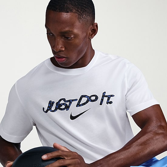 Nike Mens Crew Neck Short Sleeve Regular Fit Graphic T-Shirt