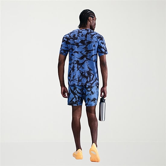 Nike Form Mens 7" Mid Rise Quick Dry Workout Shorts