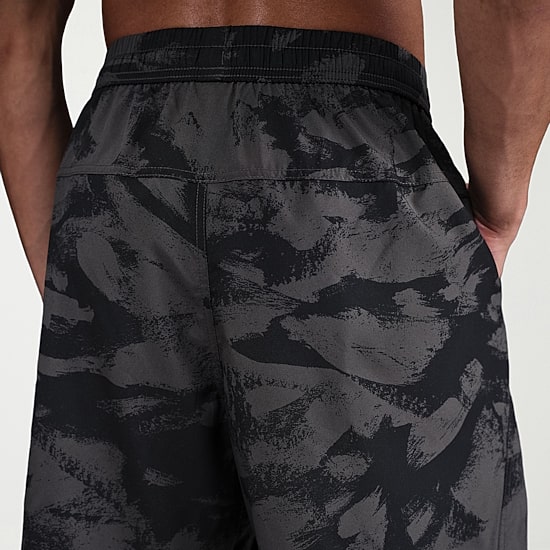 Nike Form Mens 7" Mid Rise Quick Dry Workout Shorts