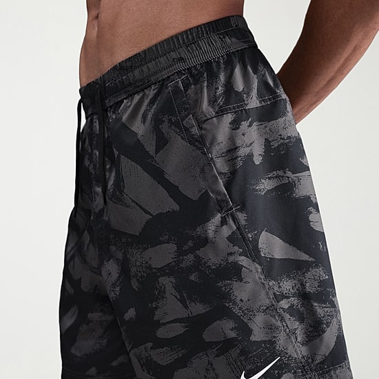 Nike Form Mens 7" Mid Rise Quick Dry Workout Shorts