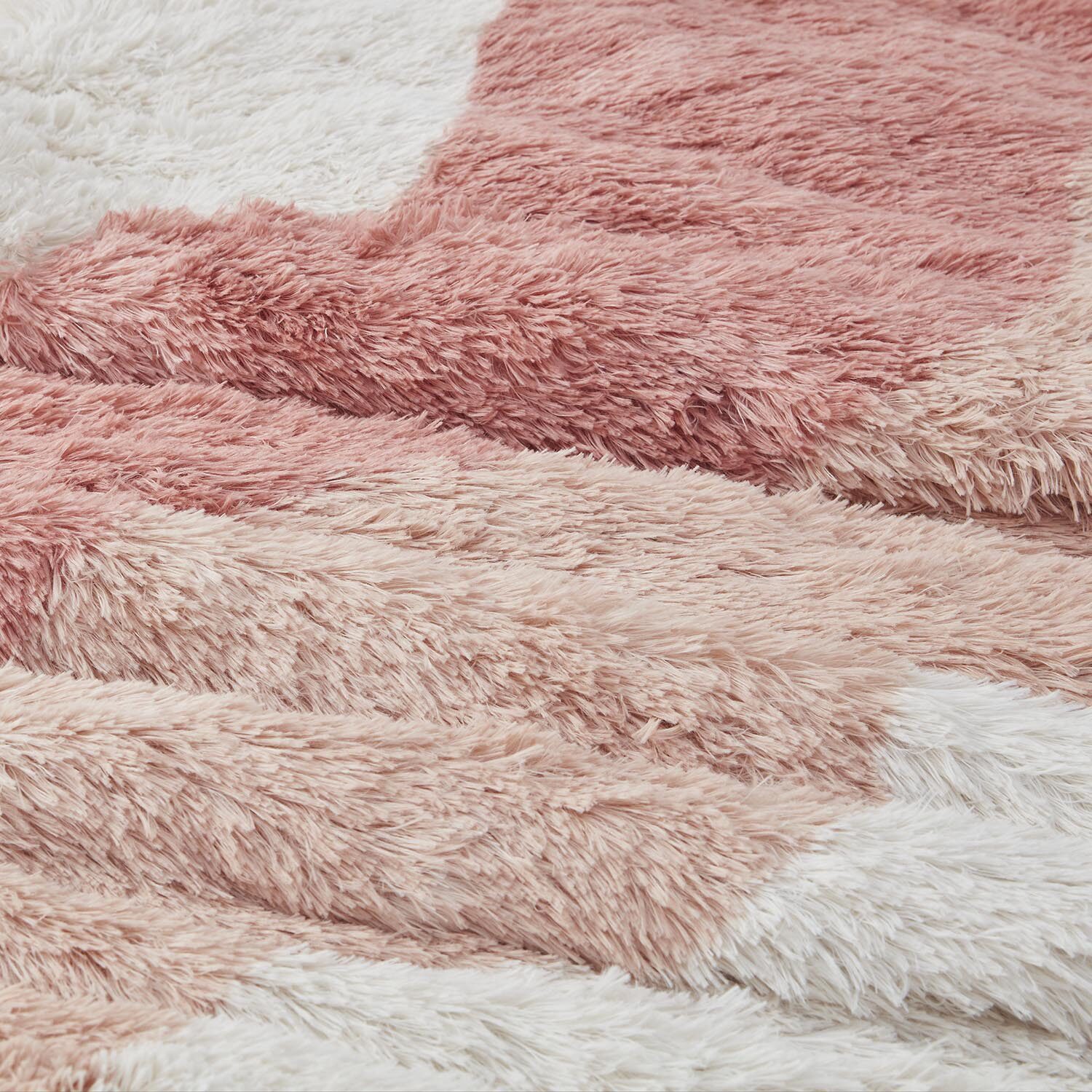 Intelligent Design Bridget Ombre Midweight Comforter Set