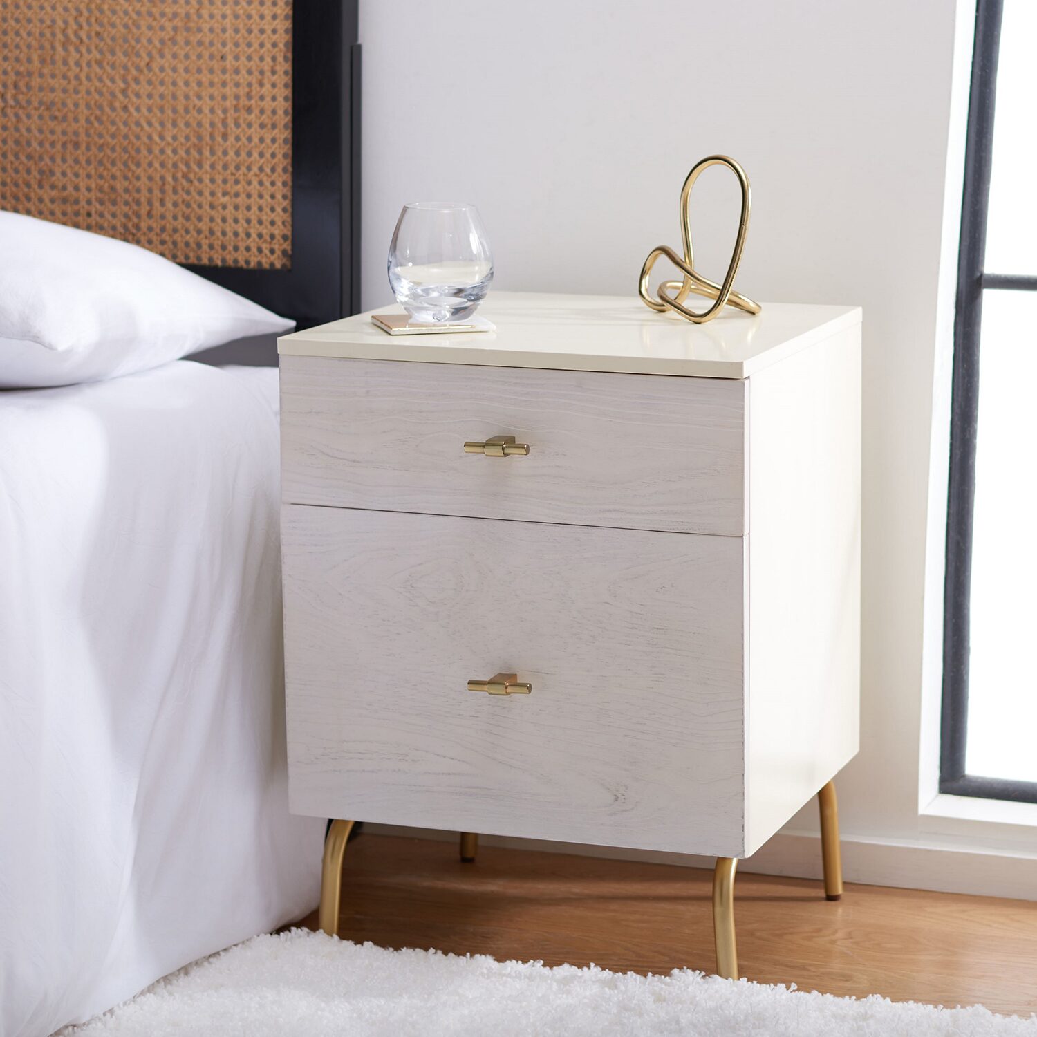 Safavieh Genevieve 2-Drawer Nightstand