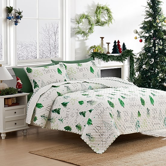 Avanti Christmas Tree Reversible Quilt Set