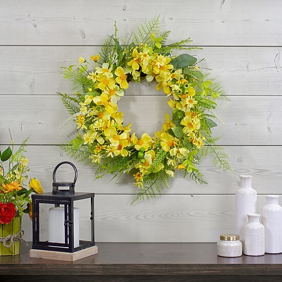 Northlight 23in Daisy Berry Yellow Green Wreath