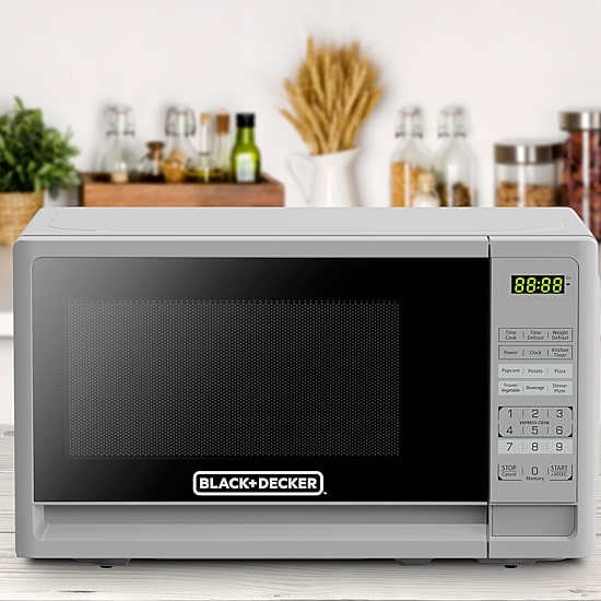Black+Decker 0.7 Cu Ft Counter Microwave